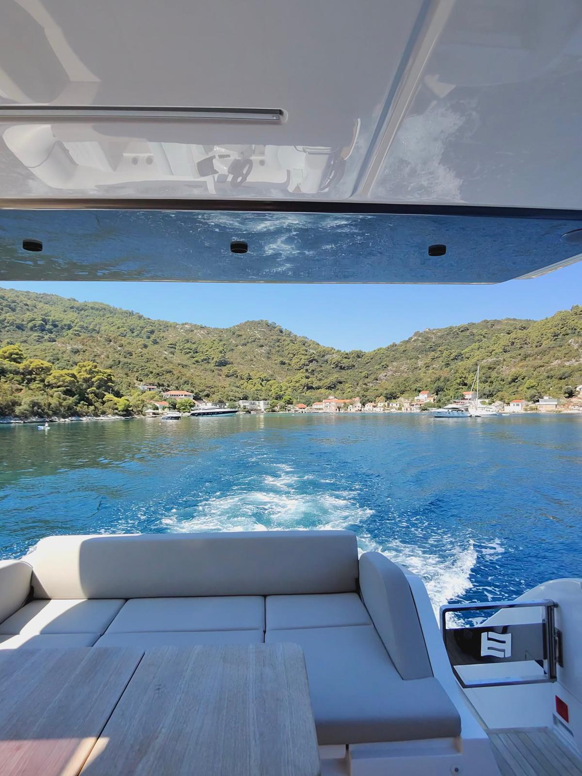 2023 FERRETTI YACHTS 580 